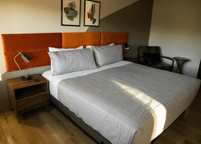 4411 Inn & Suites
