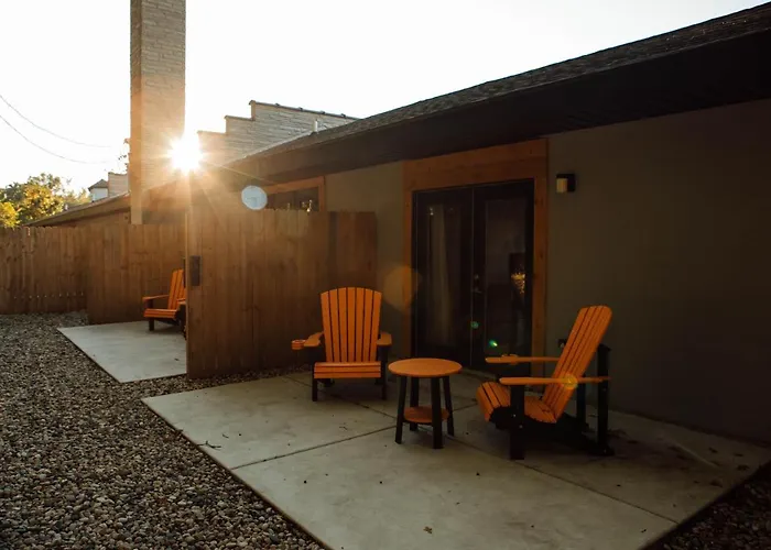 4411 Inn & Suites