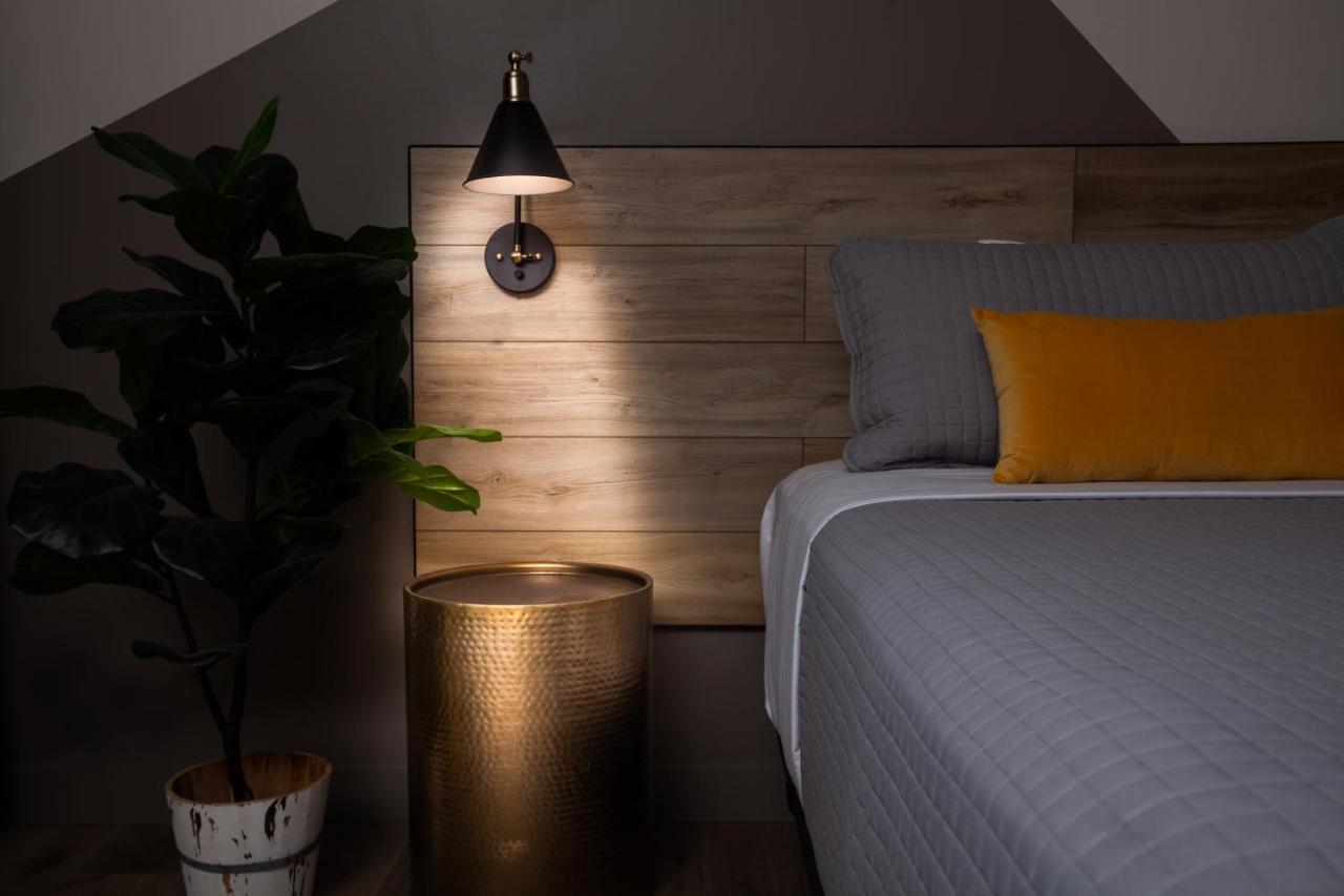 Hotel 4411 & 3*